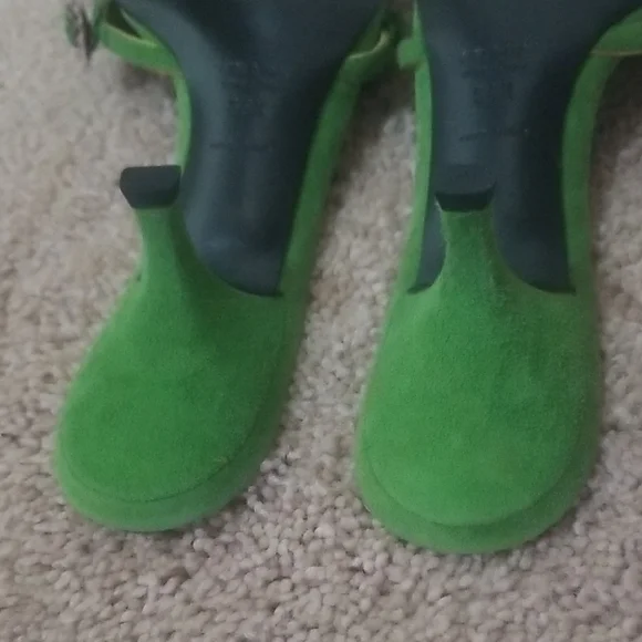 Prada Green Sandals with Metallic Chain Embellishment - Picture 10 of 16